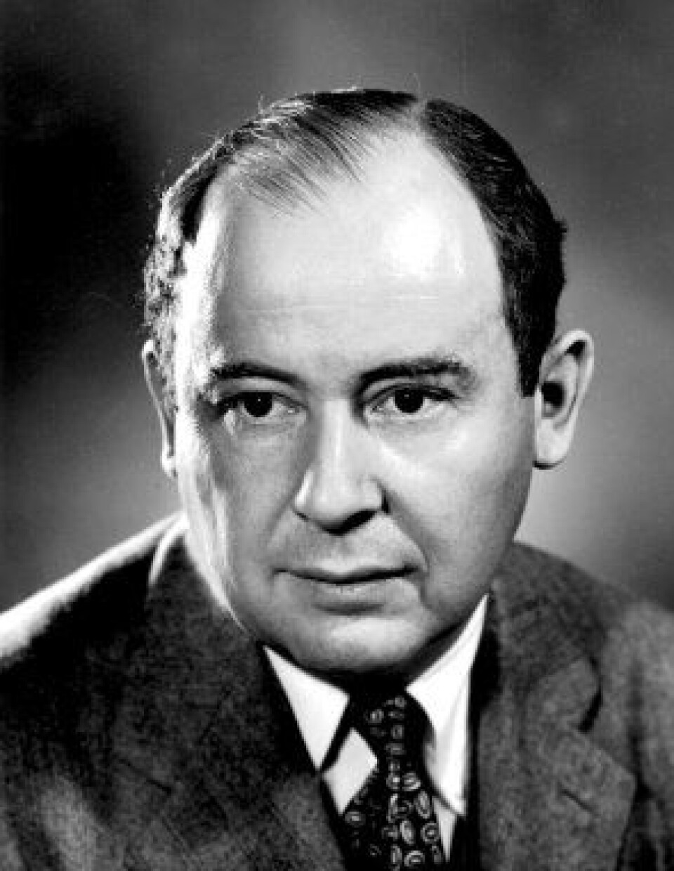 John von Neumann (1903 - 1957) forsket på alt fra kvantemekanikk til datamaskiner, atombomber og poker.