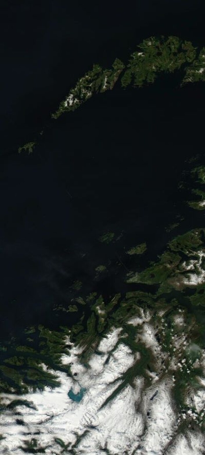 Nordlandskysten og Lofoten sett fra satellitt 4. juli. (Foto: (NASA Terra MODIS)) Nordlandskysten og Lofoten sett fra satellitt 4. juli. (Foto: (NASA Terra MODIS))