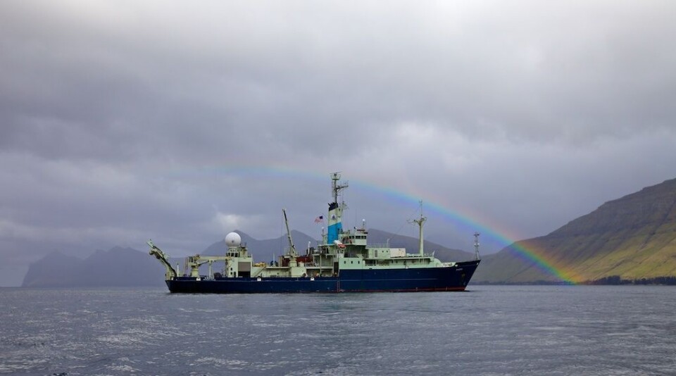 'No way, we're not anchoring! This is why God invented DP', sa kaptein Sheasley på spørsmål om skipet skulle sette ut ankerne den tiden skipet skulle ligge stille i fjorden. Han foretrekker å la skipets posisjoneringssystem gjøre jobben når det er snakk om relativt korte stopp. Foto: Sindre Skrede