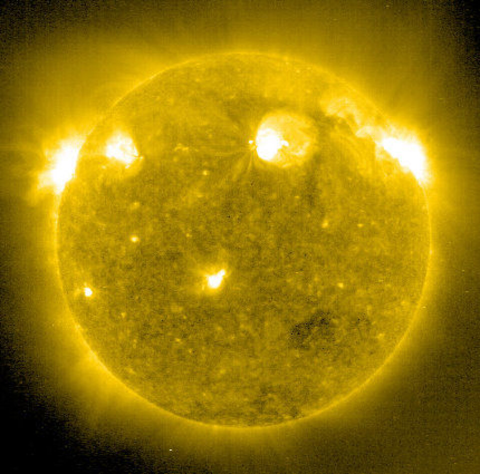 Det begynner å bli skikkelig action på sola nå. Bilde fra satellitten SOHO 13 februar (ESA/NASA).
