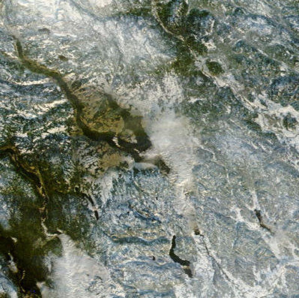 I traktene mellom Gjøvik og Lillehammer var det ikke mye snø å se på bakken i dag. Mye mer snø på Romerike og langs Glomma. (Foto: (NASA MODIS Rapid Response))