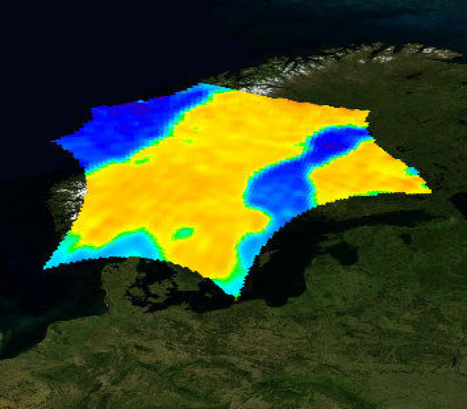 Det første kalibrerte bildet fra ESAs nye satellitt SMOS. (Muligens er det valgt blå-gule farger fordi Sverige vant herrestafetten i OL ...?) (ESA)