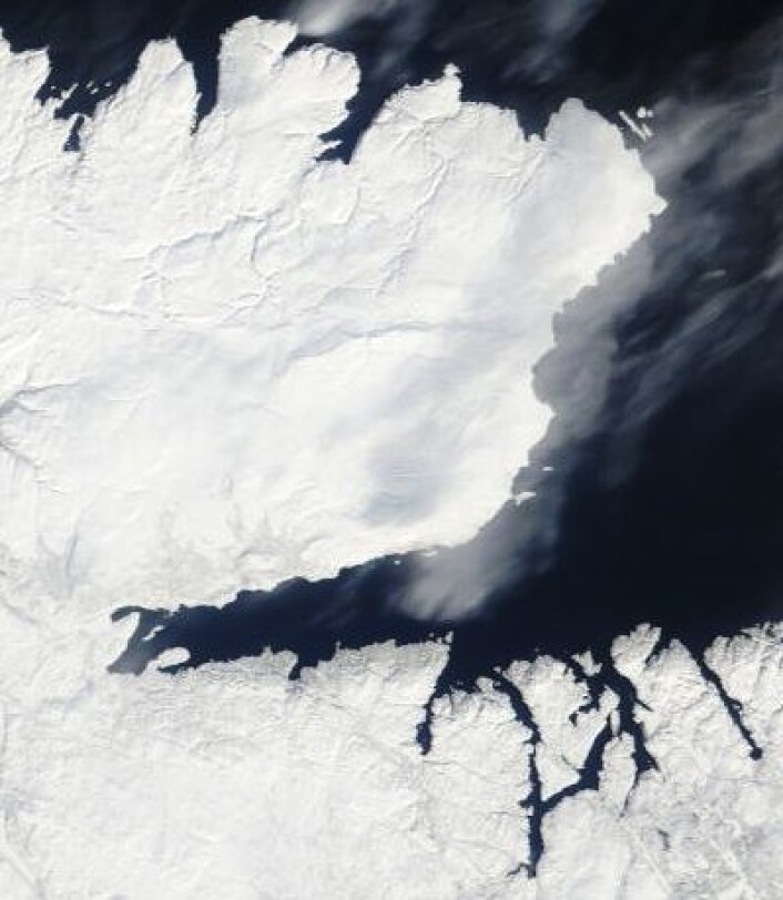 Varanger-halvøya og Kirkenes sett fra Terra 12. april. (Foto: (NASA Terra MODIS)) Varanger-halvøya og Kirkenes sett fra Terra 12. april. (Foto: (NASA Terra MODIS))