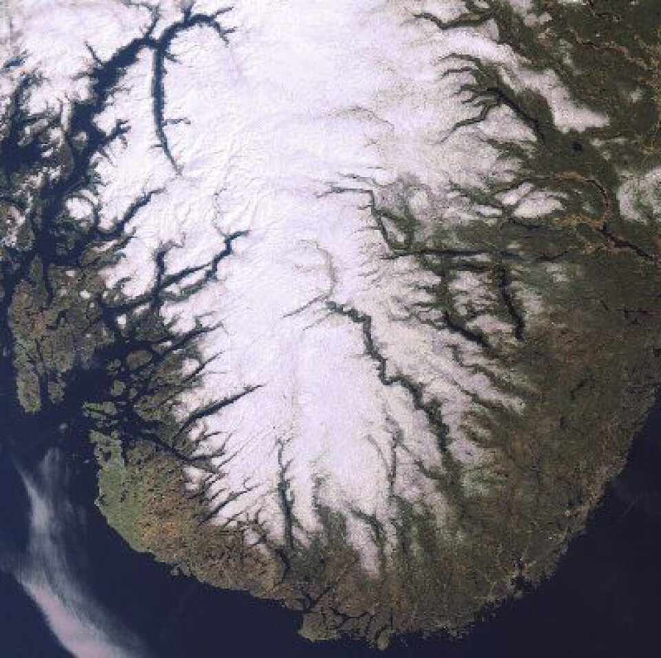 Skiføret i påskefjellet i Sør-Norge 18.april. (ENVISAT/ESA)