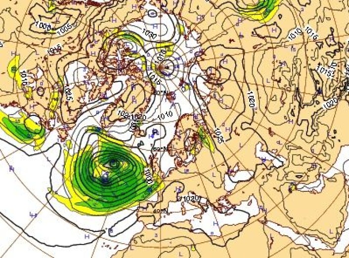 Det er et kraftig lavtrykk som ruller inn fra vest denne helgen. (Foto: (ECMWF)) Det er et kraftig lavtrykk som ruller inn fra vest denne helgen. (Foto: (ECMWF))