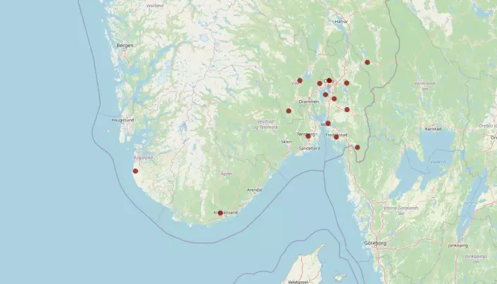 Påvisninger av Newcastlesyke i perioden august 2022 til 14. januar 2023. Samtlige påvisninger med unntak av den i Rogaland er av samme virusvariant (virulent aviært paramyxovirus type-1 sub-genotype VI.2.1.1.2.2). Påvisninger er markert med røde punkter i kommunenes geografiske sentrum.