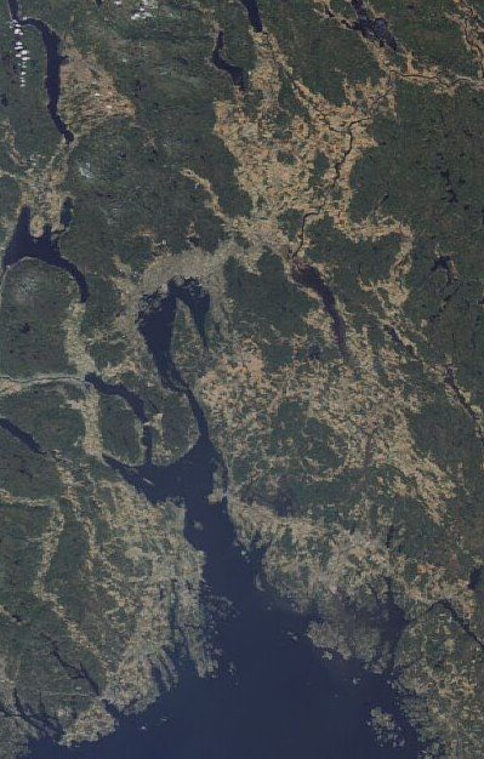Oslo og omegn sett fra ENVISAT 24. april. (ESA)