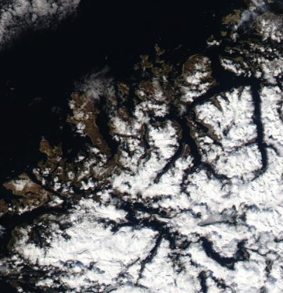 Nordvestlandet sett fra NASAs satellitt Aqua fredag 26. april. (Foto: (NASA Aqua MODIS))