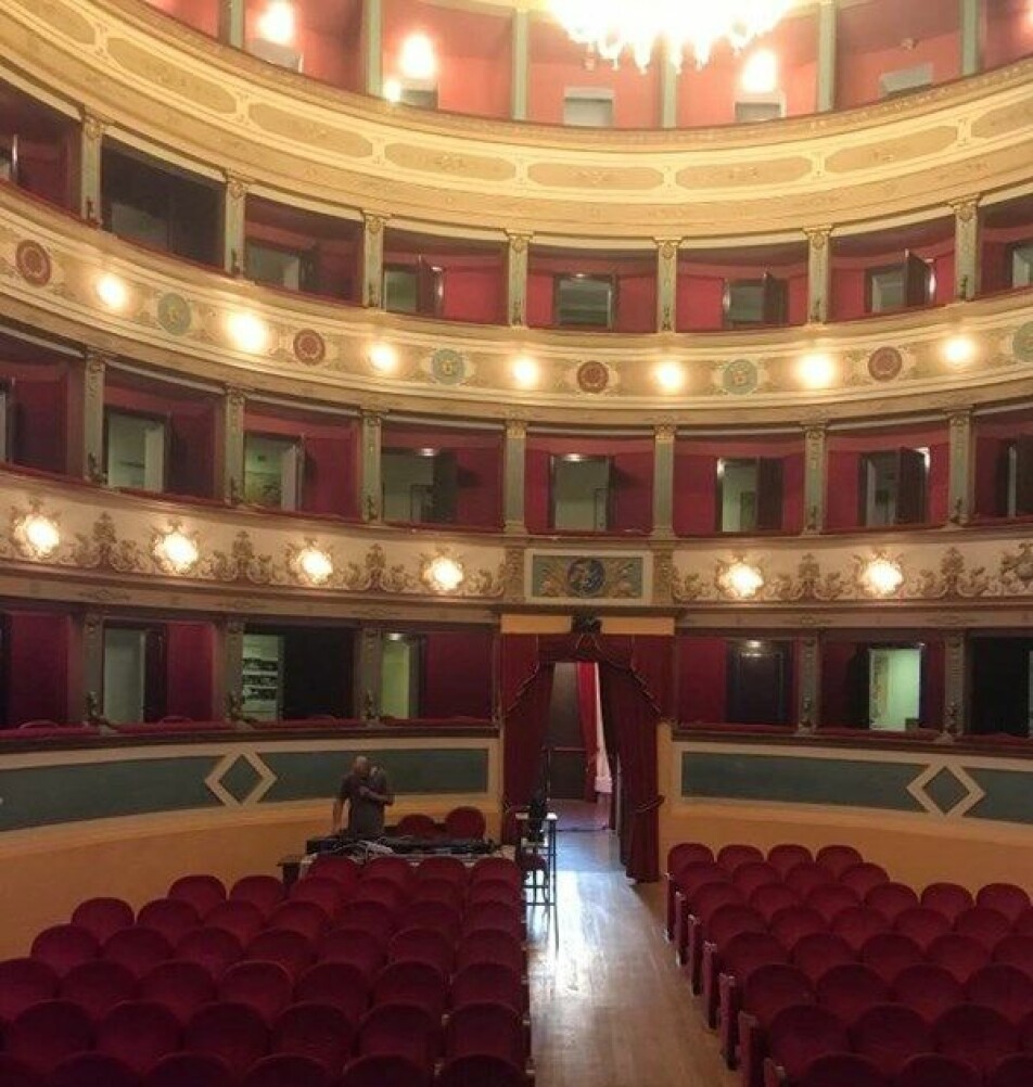 Teatro Manini di Narni er en sjarmerende teaterscene i Umbria-regionen i Italia. Nå skal stykket ut på turné.