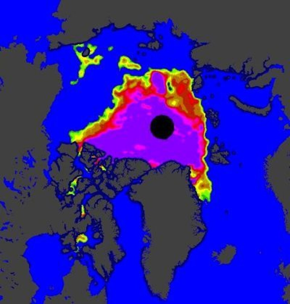 Naturen kjører en 'splitt og hersk' -taktikk mot sjøisen i Arktis denne sommeren. Og det gir resultater. (Foto: (EUMETSAT osisaf.met.no))