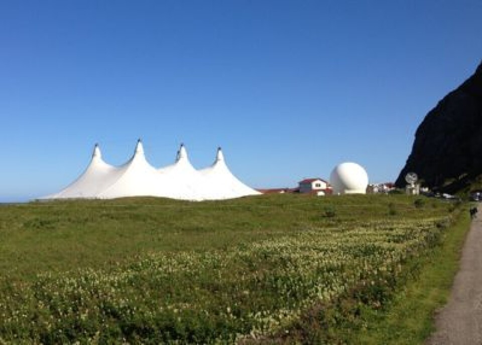 Et Space Circus reiser seg blant antenner, ramper og kontrollrom på Andøya Rakettskytefelt. (Foto: T. Wahl)