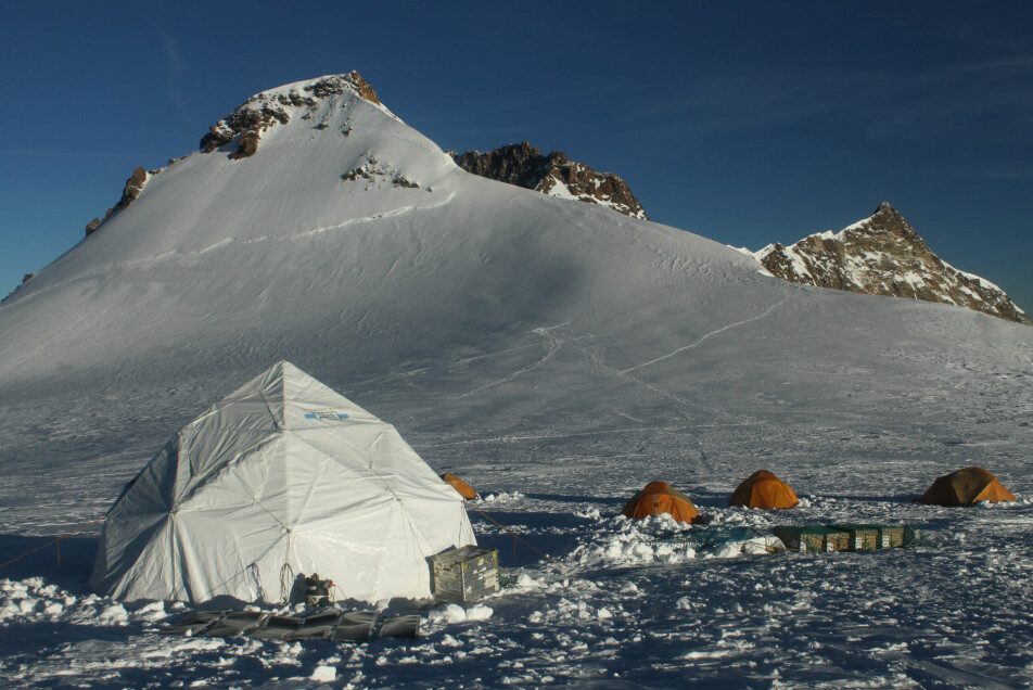 Fra uthentingen av iskjerner på Colle Gnifetti-isbreen.