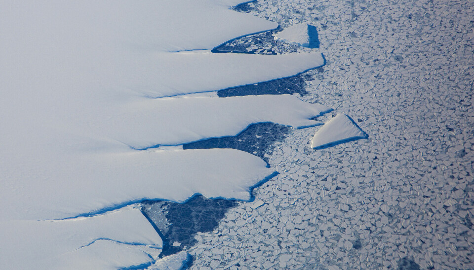 Iskanten i Antarktis er i stadig bevegelse, og forskere frykter den kan kollapse og slippe enorme isbreer ut til havet.
