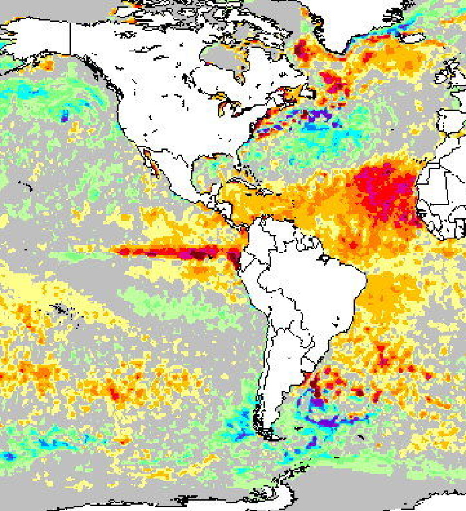 Temperatur i havoverflaten målt fra satellitt 6.mai i år. Det er nå bare en liten rest igjen av årets stolte El Ninjo. Men på Atlanterhavssiden er det varmt. (Rødt = varmere enn normalt, blågrønt = kaldere enn normalt). (NOAA)