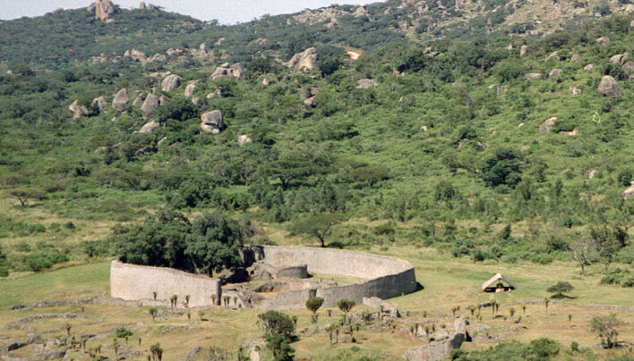 Middelalderbyen Great Zimbabwe ligger i det som i dag er det sørlige Zimbabwe. Det bodde folk her fra rundt år 1100 til rundt år 1700.