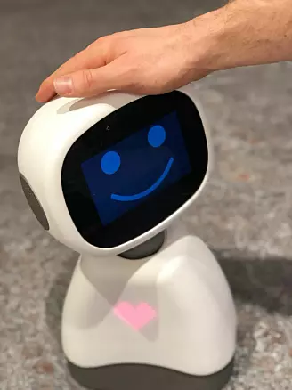 Hvordan kan sosiale roboter og sensorteknologi hjelpe pasienter med demens? ELMo den emosjonelle roboten utviklet i prosjektet.