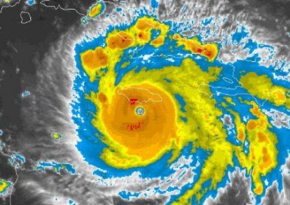 NOAA har gått ut med et heftig orkanvarsel for sommersesongen 2010. Her Hurricane Dean nær Jamaica for et par år siden. (NOAA)