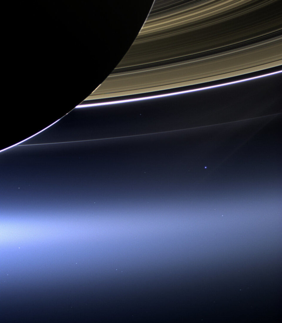 Jorda sett fra Saturn og romsonden Cassini. Foto: (Foto: NASA/JPL-Caltech/Space Science Institute)