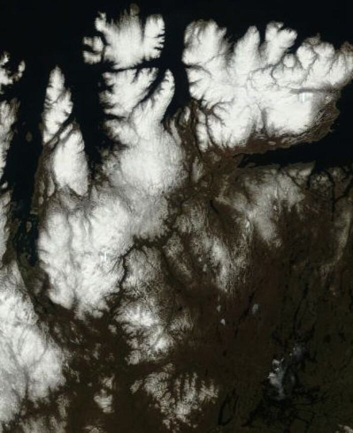 Det er vår i Finnmark, også sett fra NASAs Terra 23. mai. (Redusert detaljoppløsning). (Foto: (NASA Terra MODIS)) Det er vår i Finnmark, også sett fra NASAs Terra 23. mai. (Redusert detaljoppløsning). (Foto: (NASA Terra MODIS))