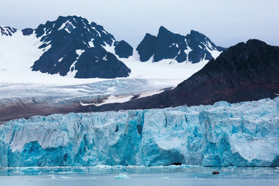 Satelitt-overvåkning gjør det lettere å måle hvordan isbreene, slik som denne isbreen på Svalbard, endrer seg. Jo bedre målingene er, desto bedre blir klimamodellene.