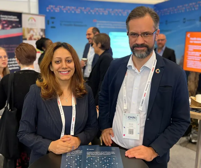 Prosjektleder og forsker Maryam Tayefi lanserte rapporten sammen med senterdirektør Stein Olav Skrøvseth ved Norsk senter for e-helseforskning i november 2022. Prosjektleder og forsker Maryam Tayefi lanserte rapporten sammen med senterdirektør Stein Olav Skrøvseth ved Norsk senter for e-helseforskning i november 2022.