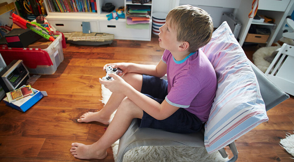 Oftast er det fedrar som er bekymra for at barnet spelar for mykje