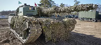 Undersøkelse: Stort flertall for norske våpen til Ukraina