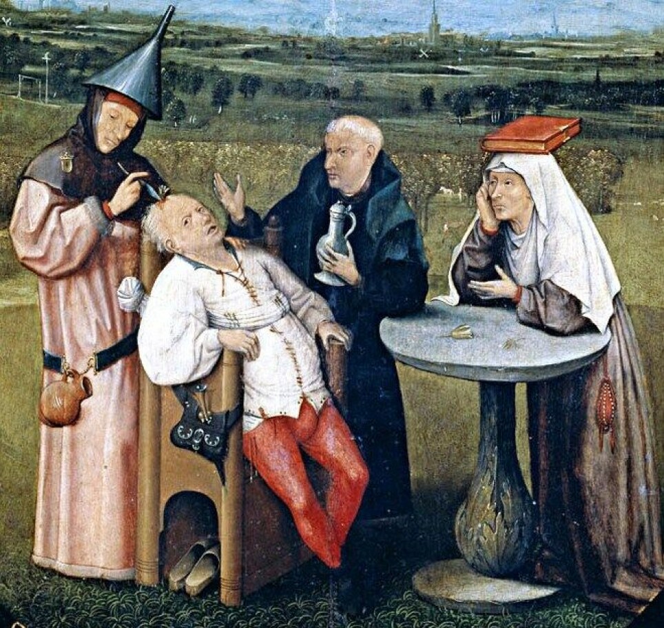 En mann får kuttet hull i hodet for å fjerne galskapens stein. Bildet er malt av Hieronymus Bosch rundt på slutten av 1400-tallet eller begynnelsen av 1500-tallet.