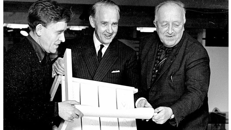 From left: Edvin Helseth, the designer of the award-winning furniture series Trybo, the industry minister Sverre Walter Rostoft and the manager of Trysil municipal forest management, Jostein Bjørnersen.