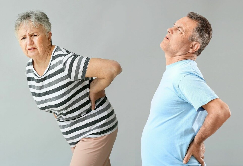 Vondt i ryggen er vanligste, kroniske smerte. Men kvinner og menns smerter blir behandlet ulikt i forskningen.