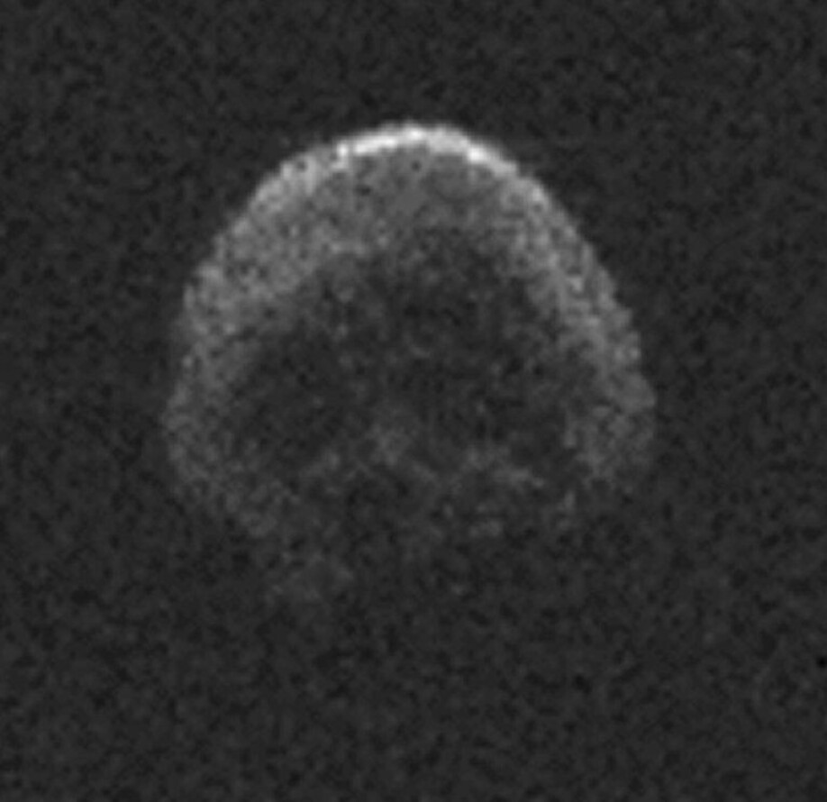 Det ser ut som et kranium, men det er asteroiden 2015TB145 som passerte jorden i 2015. Analyser viser at den sannsynligvis er rester av en død komet.
