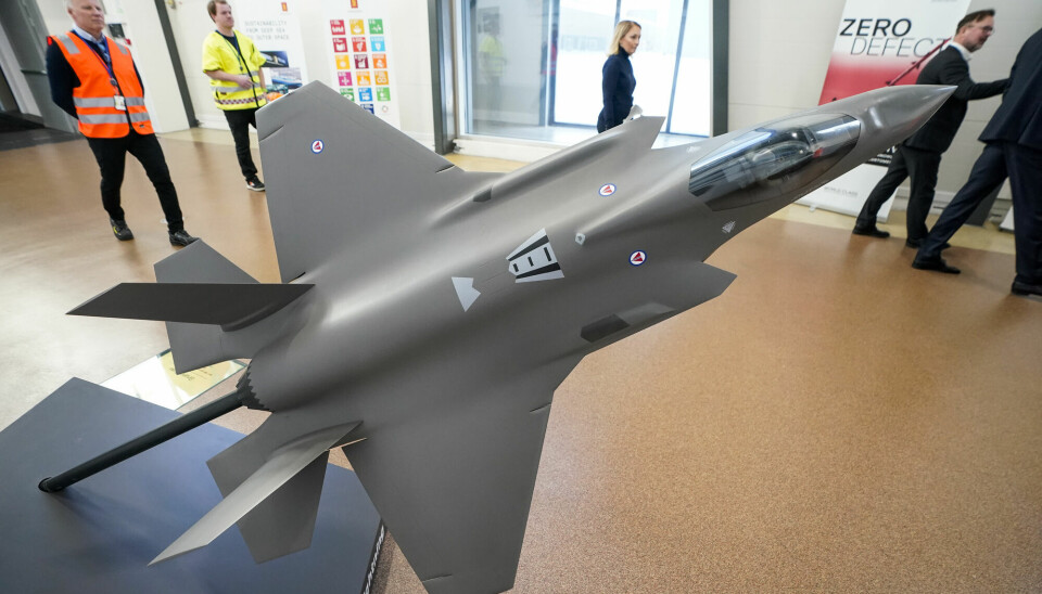 Modell av F-35 kampfly på Kongsberg Defence & Aerospace i Kongsberg.