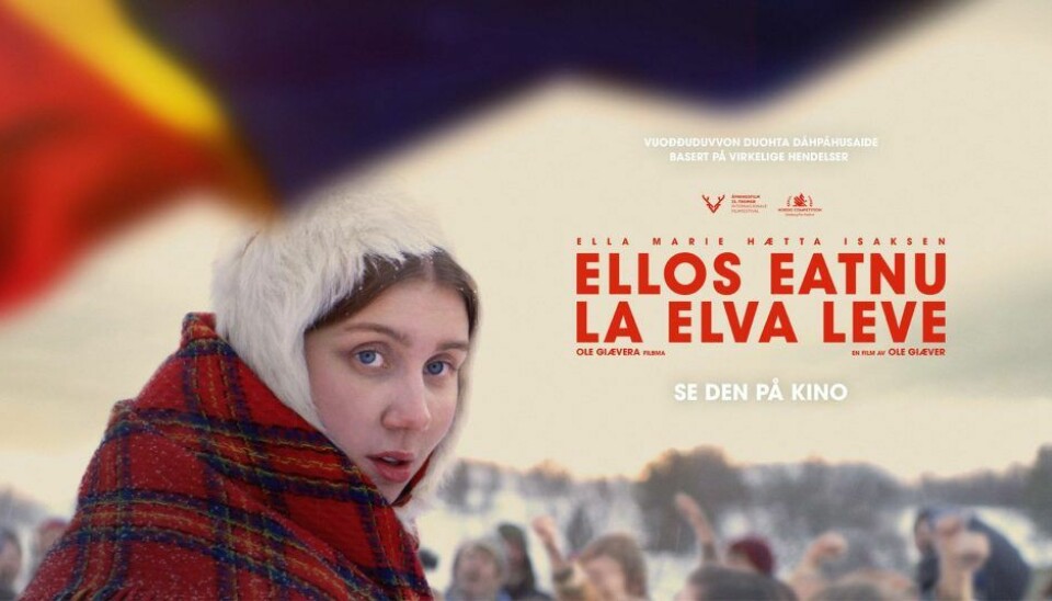 Filmen La elva leve handler om aksjonene mot utbyggingen av Alta-elva for 40 år siden. Ester blir aktivist og sultestreiker foran Stortinget.