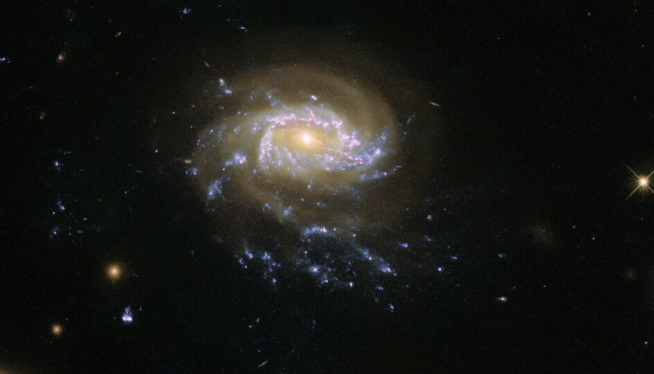 Denne manet-galaksen ligger ikke i nabolaget, for å si det forsiktig.