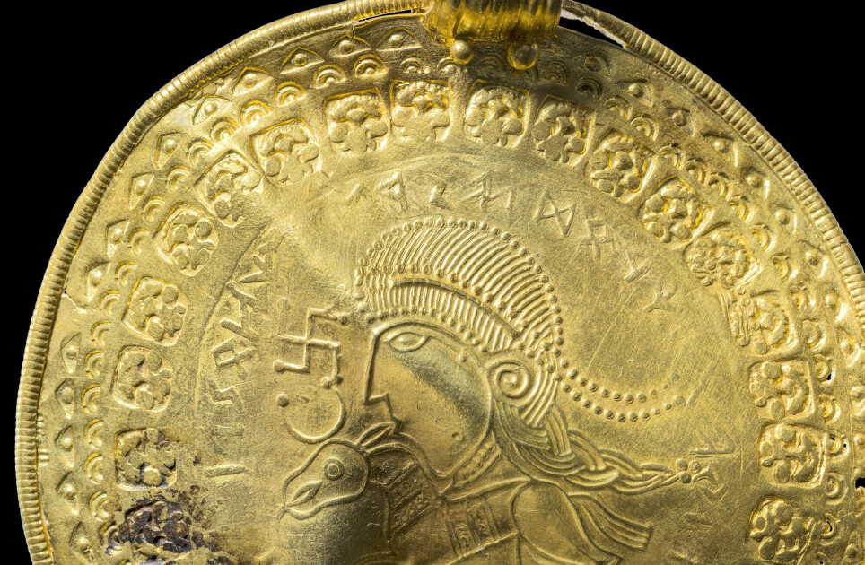På en gullmynt funnet i Danmark, med et portrett av det som kan være en konge eller stormann, står inskripsjonen «Han er Odins mann».