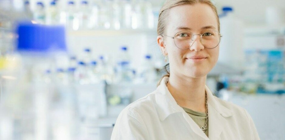 – Målet er å identifisere de enzymene som kan bryte ned plast, sier forsker Ronja Marlonsdotter Sandholm.