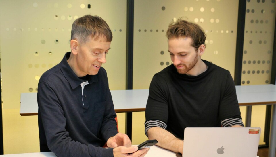 Jim Tørresen og Ulysse Côté-Allard forteller at algoritmen ikke går på bekostning av personvern.