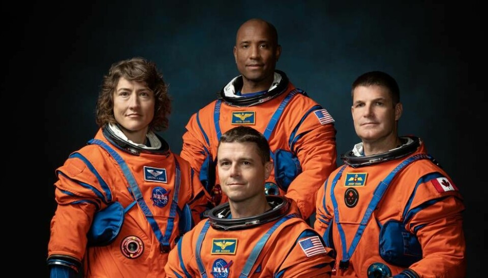 Astronautene som etter planen skal dra med Artemis 2 neste år. Fra venstre til høyre: NASA-astronautene Christina Hammock Koch, Reid Wiseman (sitter), Victor Glover og den kanadiske astronauten Jeremy Hansen.