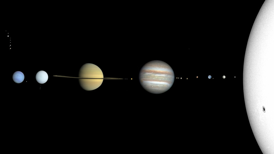 Alle planetene i solsystemet, satt sammen i forhold til hverandre. På dette bildet står alt stille, men i virkeligheten beveger alt seg - hele tiden og med høye hastigheter.