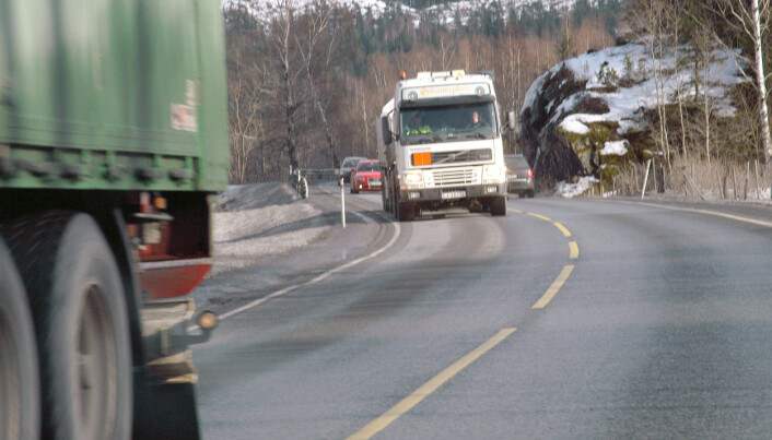 Medlemmer av Norst Transportarbeiderforbund mener billig utenlandsk arbeidskraft har satt dem under sterkt press. (Foto: Simen Slette Sunde / Trygg Trafikk) Medlemmer av Norst Transportarbeiderforbund mener billig utenlandsk arbeidskraft har satt dem under sterkt press. (Foto: Simen Slette Sunde / Trygg Trafikk)