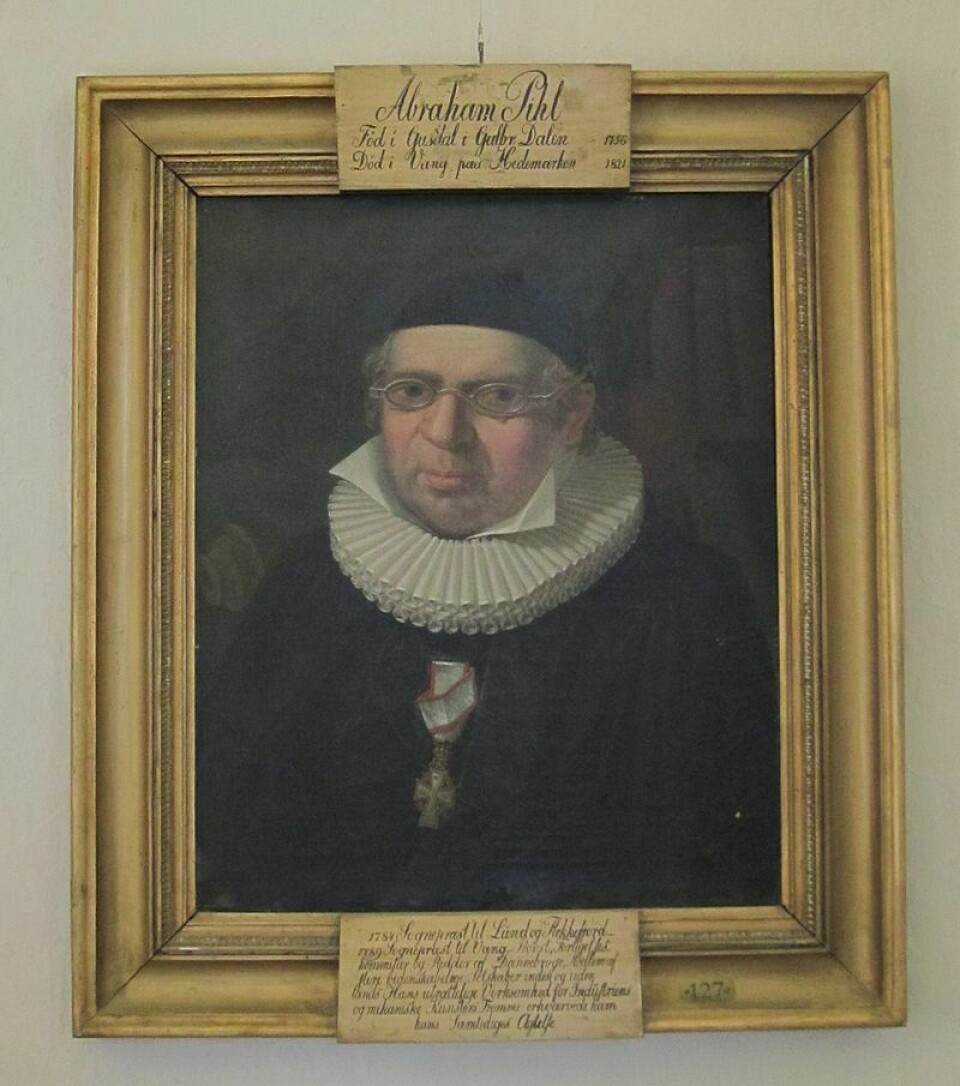 Det hittil eldste maleriet av en norsk brillebruker: Abraham Pihl anno 1780.
