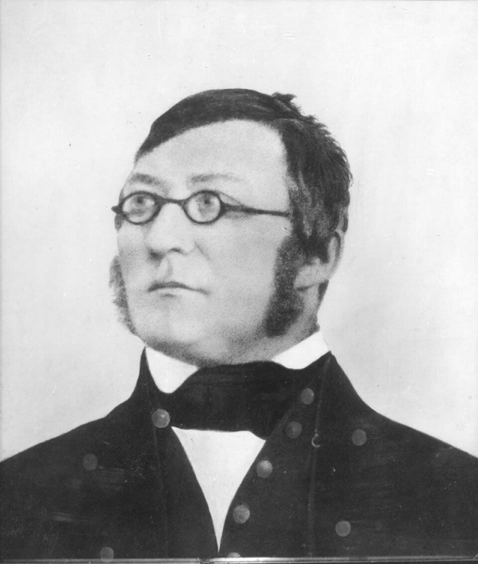 Henrik Wergeland er en kjent brillebruker. Dette portrettet er fra 1842.