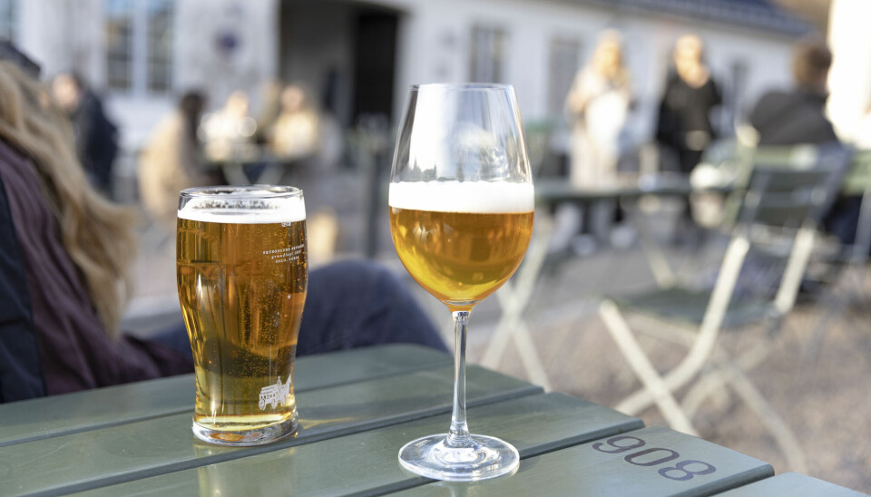 Hvordan boblene strømmer i øl, varierer med ølsorten.