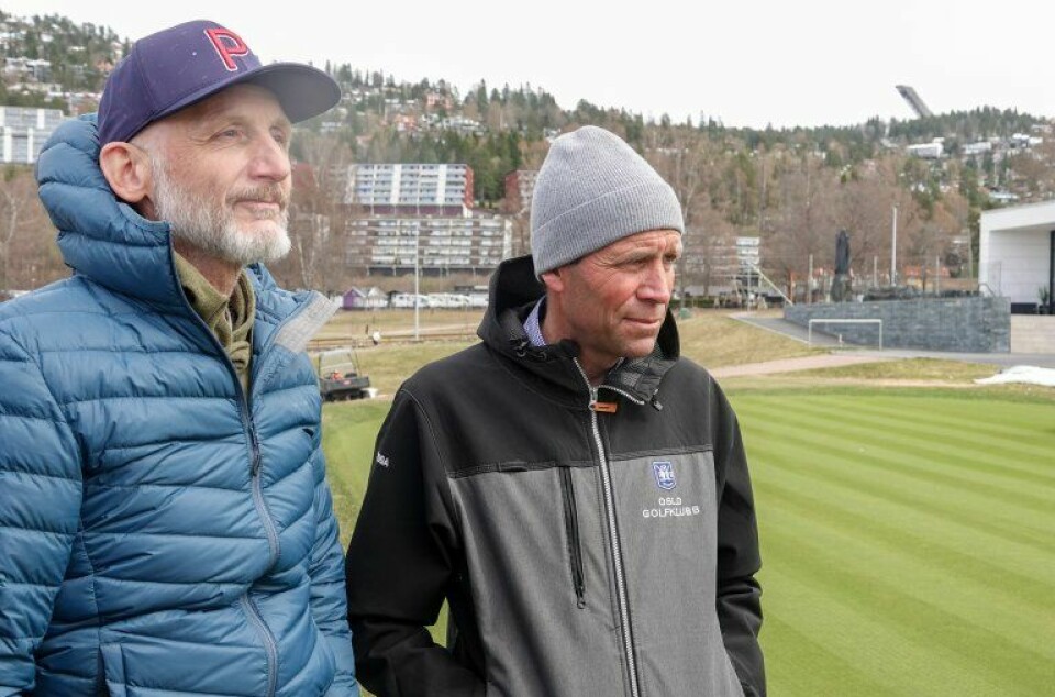 Avdelingsleder i Norges Golfforbund Pål Melbye i samtale med Oslo Golfklubbs John Riiber.