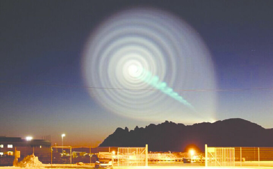Dette spektakulære lysfenomenet oppsto i forbindelse med en mislykket oppskyting av et russisk missil i 2009.