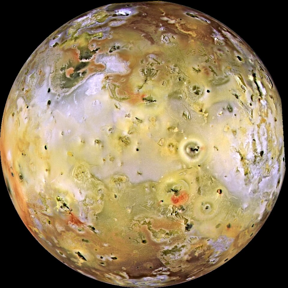 Et sammensatt bilde av mange små fra Galileo-oppdraget på 1990-tallet. Den gule fargen stammer sannsynligvis fra all svovelen fra vulkanene.
