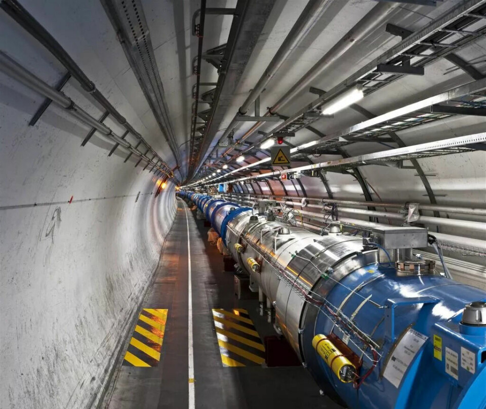 Il CERN è un acceleratore di particelle situato al confine tra Svizzera e Francia.  I grandi anelli mostrati qui sono progettati per un'elevata velocità delle particelle.