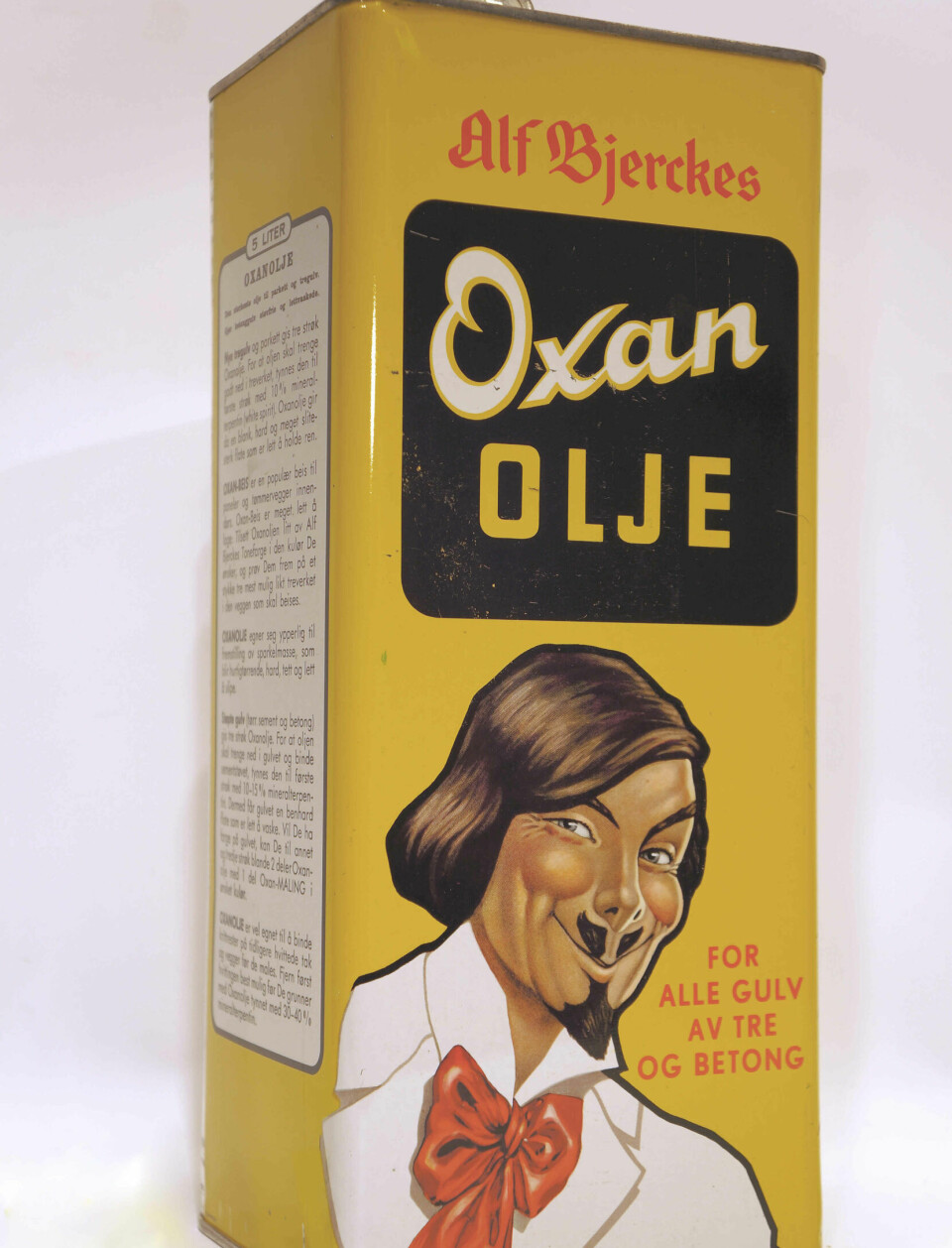 Maler’n av Alf Bjercke ble brukt til markedsføre de nye malingstypene. Karakteren sees her på bokser med oxanolje.