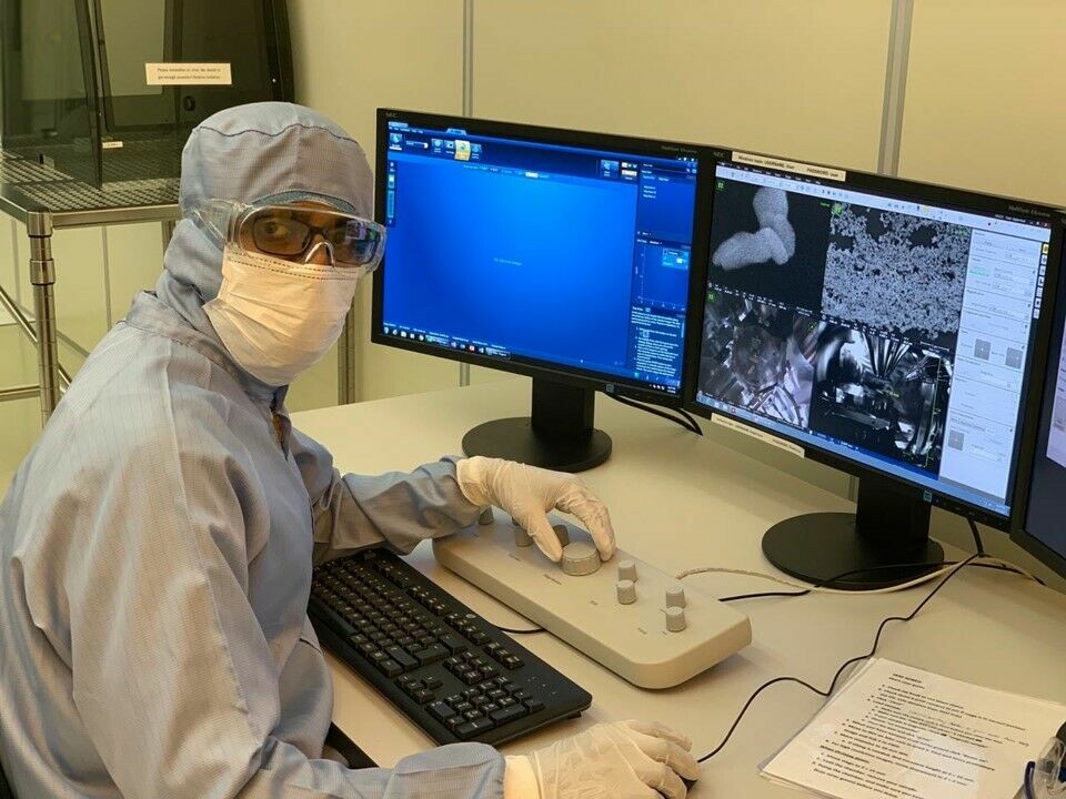Jibin Antony, a PhD candidate, in NTNU’S NanoLab, where he grew different kinds of gold nanoparticles.