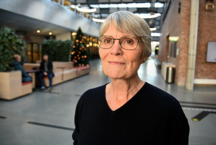 Bjørg Seland er professor emerita i historie ved Universitetet i Agder. Hun har forsket på norsk vekkelseskristendom og bedehuskultur.